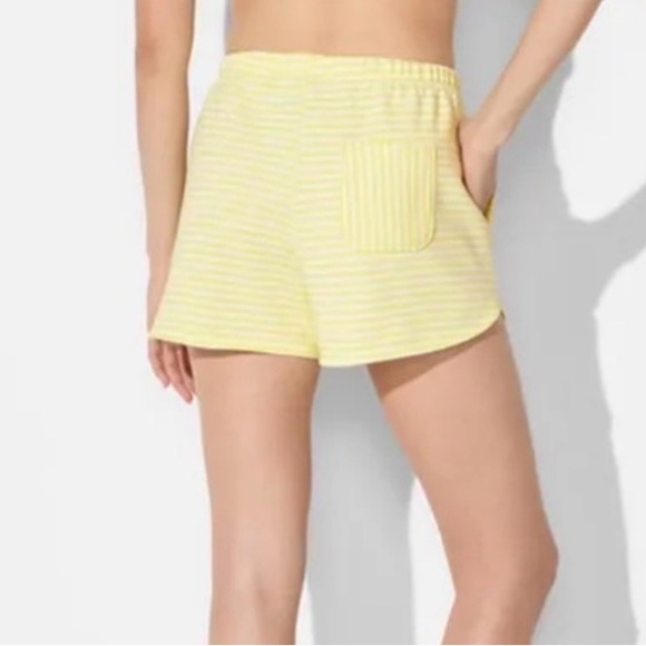 Yellow Striped Set - Picture 3 of 5